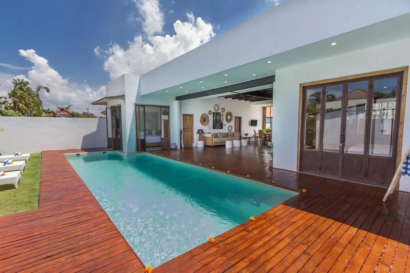 Villa Anzo By Dreamawaybali Seminyak